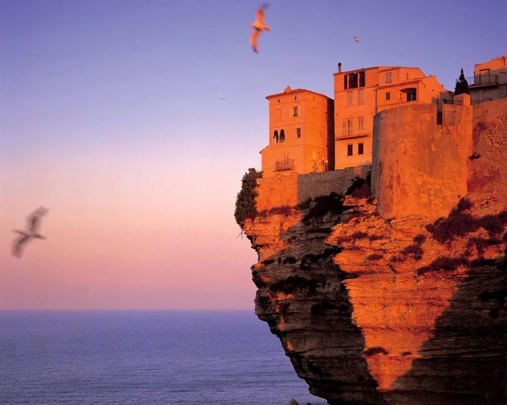 3382-bonifacio-ville-sur-rocher-WallFizz.webp